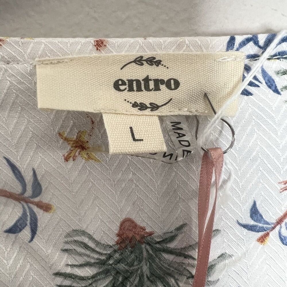 Entro Top Blouse Women Large Blue White V-Neck Short Sleeve Floral Boho NWT - Picture 10 of 11